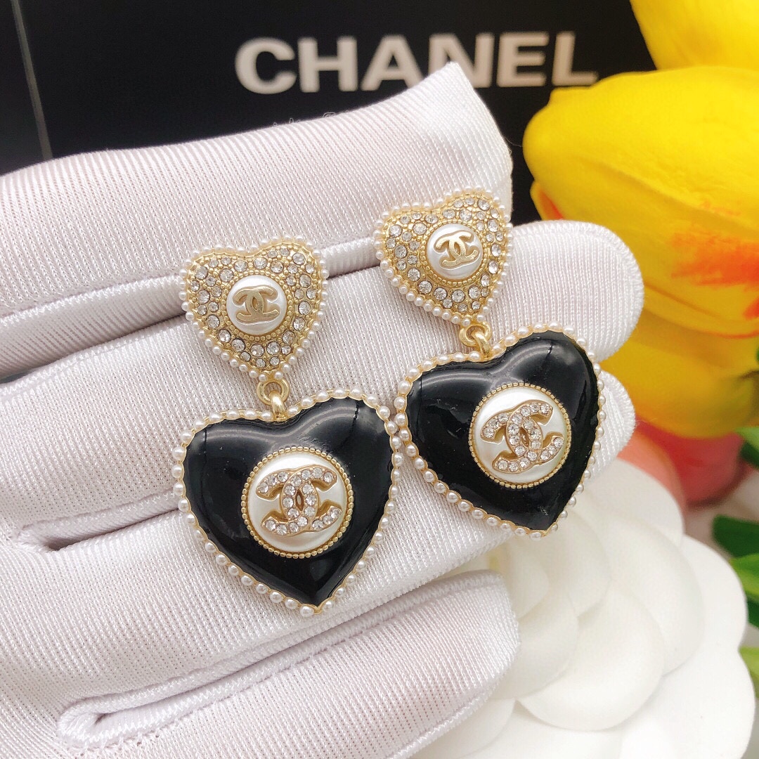 NO:105348,63 number XED0676 black 63 number XED0671 white 22B new large black love pearl pendant earrings classic letters with pearls love sweet and rich peach heart uniform resin pearls, jewelry boutique, earrings1986090963编号XED0676黑色 63编号XED0671白色 22B新款大号黑爱心珍珠吊坠耳环 经典字母配上珍珠爱心甜美又富贵 桃心一致树脂珍珠,饰品精品,earrings,Jewelry