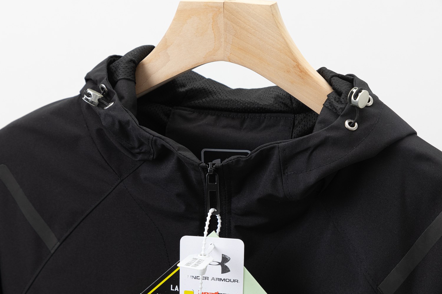 Outdoor Sports Soft-Shell Windproof Jacket for Urban Adventures - 图片 3