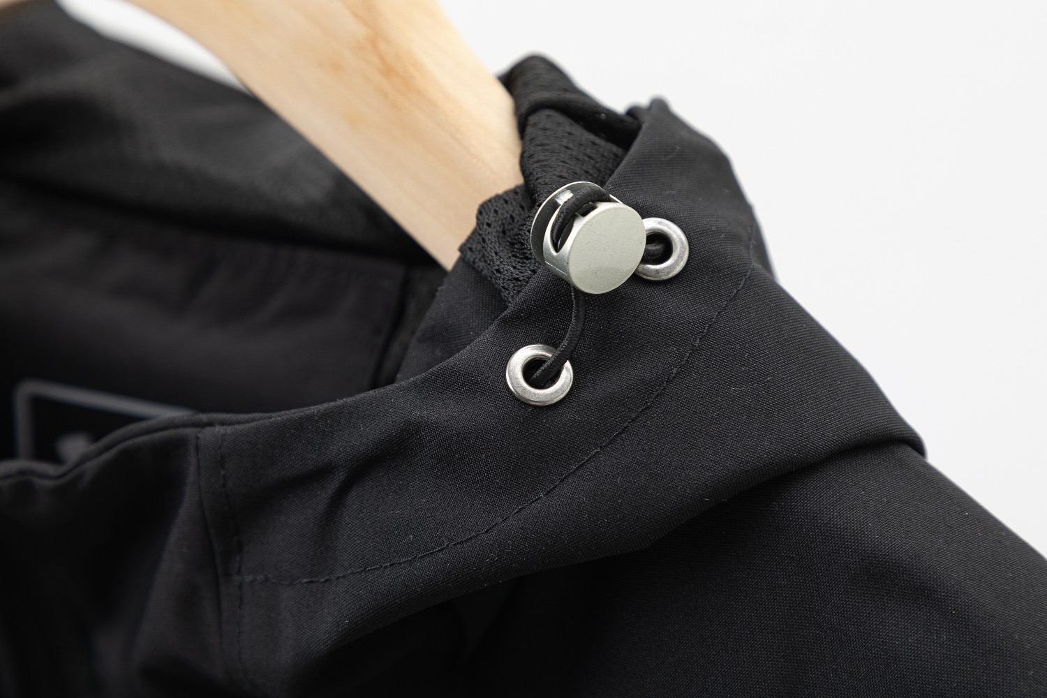 Outdoor Sports Soft-Shell Windproof Jacket for Urban Adventures - 图片 4