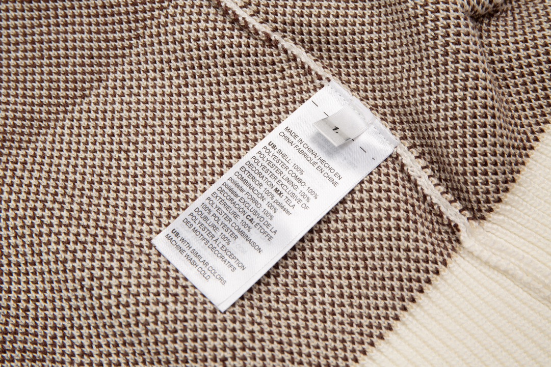 Burberry Barbara Zipper Poncho: Luxurious Wool, High-Quality, Easy to Wear, Age-Defying Style. - 图片 8