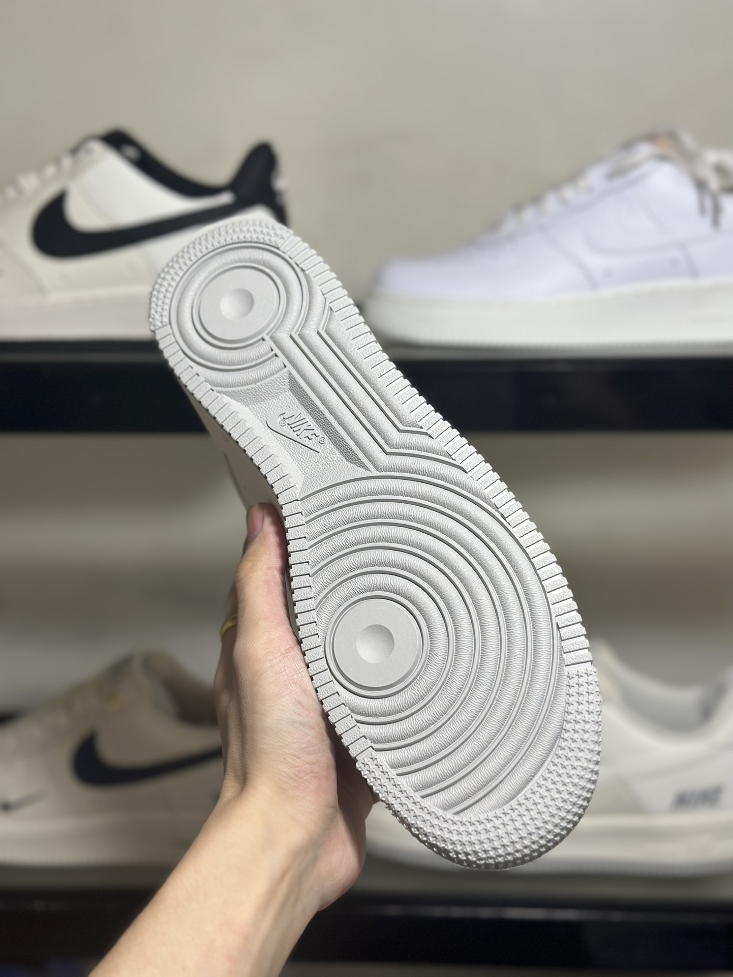 NikeAirForce1Low米白