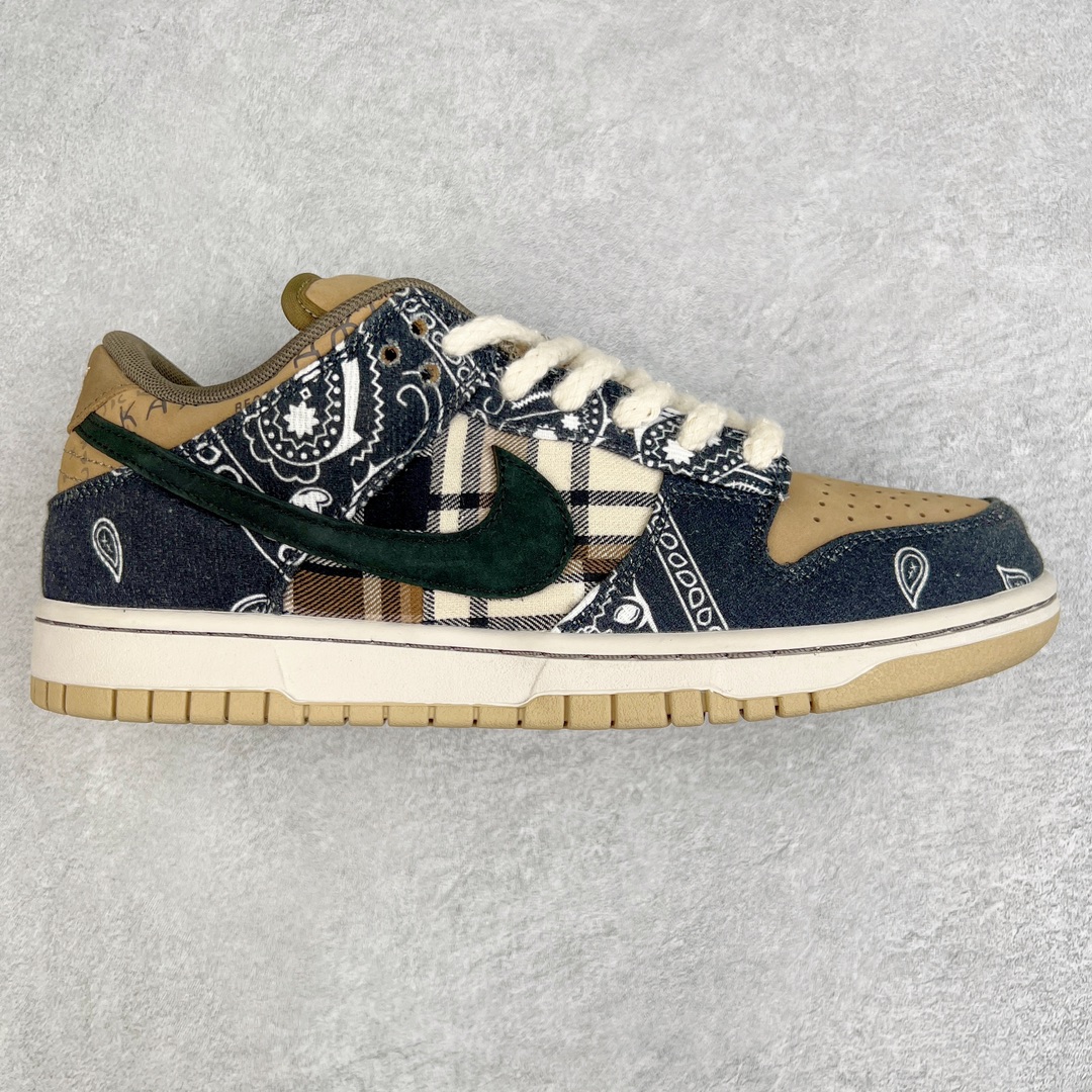 ＃LJ渠道版 Travis Scott x NK SB Dunk Low TS联名腰果花 CT5053-001 原厂原楦原纸版开发 原盒原标 市场天花板 采用进口丝光磨砂皮＋具有质感牛仔布拼接设计 在紫光下鞋身部位呈现紫光线条 完全与原版一模一样 右脚外侧腰果花图是缺口的同步官方 鞋头弧度高度、后跟小山峰弧度都比对原鞋 鞋垫嵌入Zoom气垫装置 腰果花的鞋款撕开里面还有一层特殊的鞋面 而鞋舌上的 \\\”Cactus Jack\\\” 也是证明了出自Travis Scott之手 尺码：36 36.5 37.5 38 38.5 39 40 40.5 41 42 42.5 43 44 44.5 45 46 47.5-选品中心