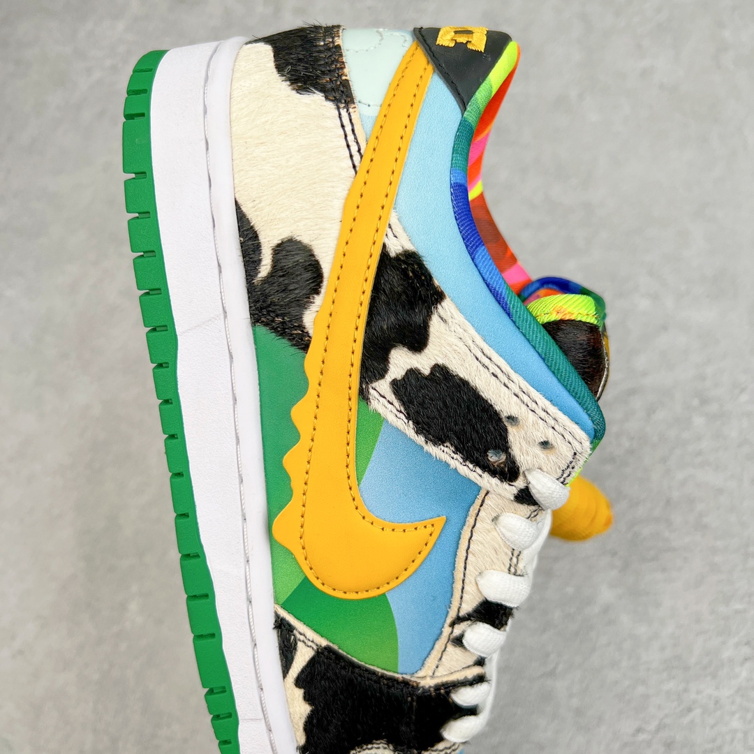 图片[6]-零售💰230 ＃LJ渠道版福利‼Ben & Jerry\’s x NK SB Dunk Low 联名奶牛冰淇淋 CU3244-100 零售首选 真正的匠心工艺 复刻圈巅峰产物 独家原厂航空铝磨具打磨大底 鞋头坡度极致还原 原盒原配 圈内天花板工艺 原厂冲刀 超高清洁度 全鞋零毛边皮料切割 全套原楦原模倾力打造完美版型 采用原厂百宏鞋带以及原厂百宏织唛舌标 内标可供原厂几率过验 原厂中底布黄色点胶 原厂中底布拉帮走线遵循公司 SIZE：36 36.5 37.5 38 38.5 39 40 40.5 41 42 42.5 43 44 44.5 45 46 47.5 编码：by2936030-运动鞋