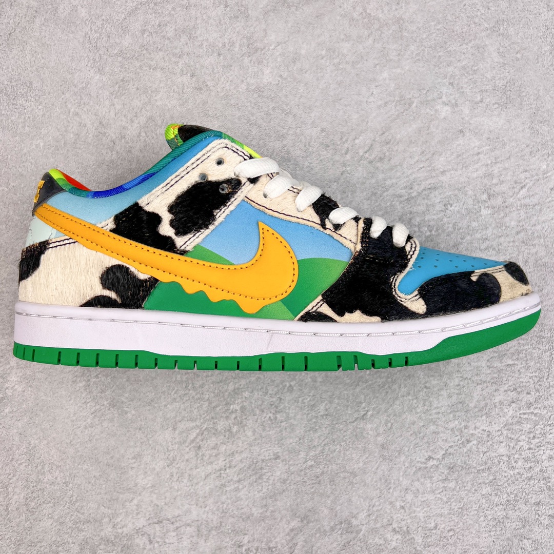 零售💰230 ＃LJ渠道版福利‼Ben & Jerry\’s x NK SB Dunk Low 联名奶牛冰淇淋 CU3244-100 零售首选 真正的匠心工艺 复刻圈巅峰产物 独家原厂航空铝磨具打磨大底 鞋头坡度极致还原 原盒原配 圈内天花板工艺 原厂冲刀 超高清洁度 全鞋零毛边皮料切割 全套原楦原模倾力打造完美版型 采用原厂百宏鞋带以及原厂百宏织唛舌标 内标可供原厂几率过验 原厂中底布黄色点胶 原厂中底布拉帮走线遵循公司 SIZE：36 36.5 37.5 38 38.5 39 40 40.5 41 42 42.5 43 44 44.5 45 46 47.5 编码：by2936030-运动鞋