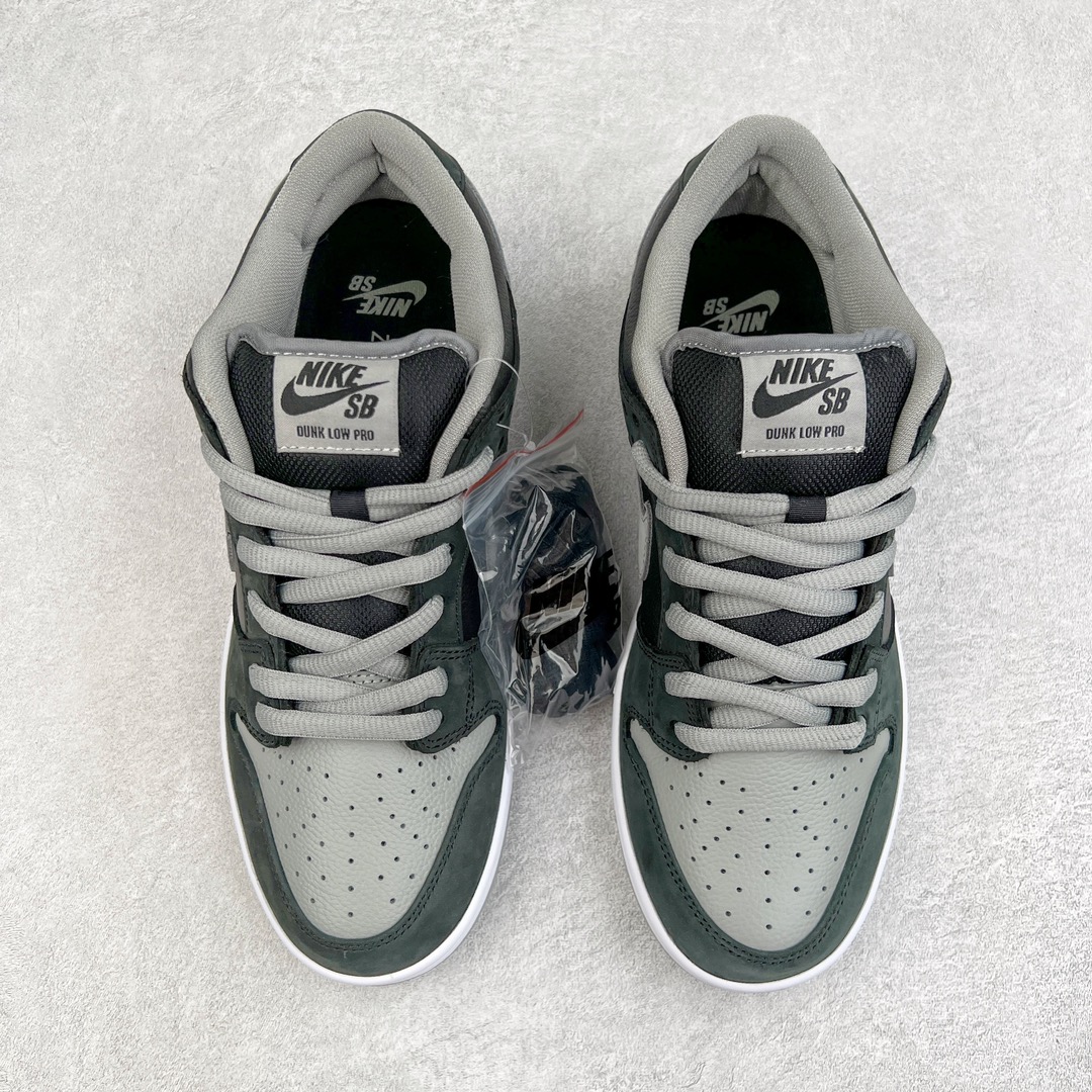 图片[2]-零售💰230 ＃LJ渠道版福利‼NK SB Dunk Low J-Pack \”Shadow\” 影子灰 货号：BQ6817-007 零售首选 真正的匠心工艺 复刻圈巅峰产物 独家原厂航空铝磨具打磨大底 鞋头坡度极致还原 原盒原配 圈内天花板工艺 原厂冲刀 超高清洁度 全鞋零毛边皮料切割 全套原楦原模倾力打造完美版型 采用原厂百宏鞋带以及原厂百宏织唛舌标 内标可供原厂几率过验 原厂中底布黄色点胶 原厂中底布拉帮走线遵循公司 SIZE：36 36.5 37.5 38 38.5 39 40 40.5 41 42 42.5 43 44 44.5 45 46 47.5 编码：by2936030-运动鞋