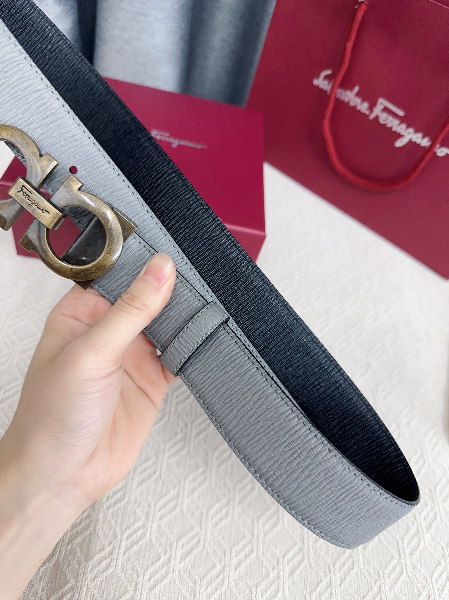 Feragamo Oxen Skin Belt with Chip Swipe Code and NFC Sensorium Support. - 图片 5