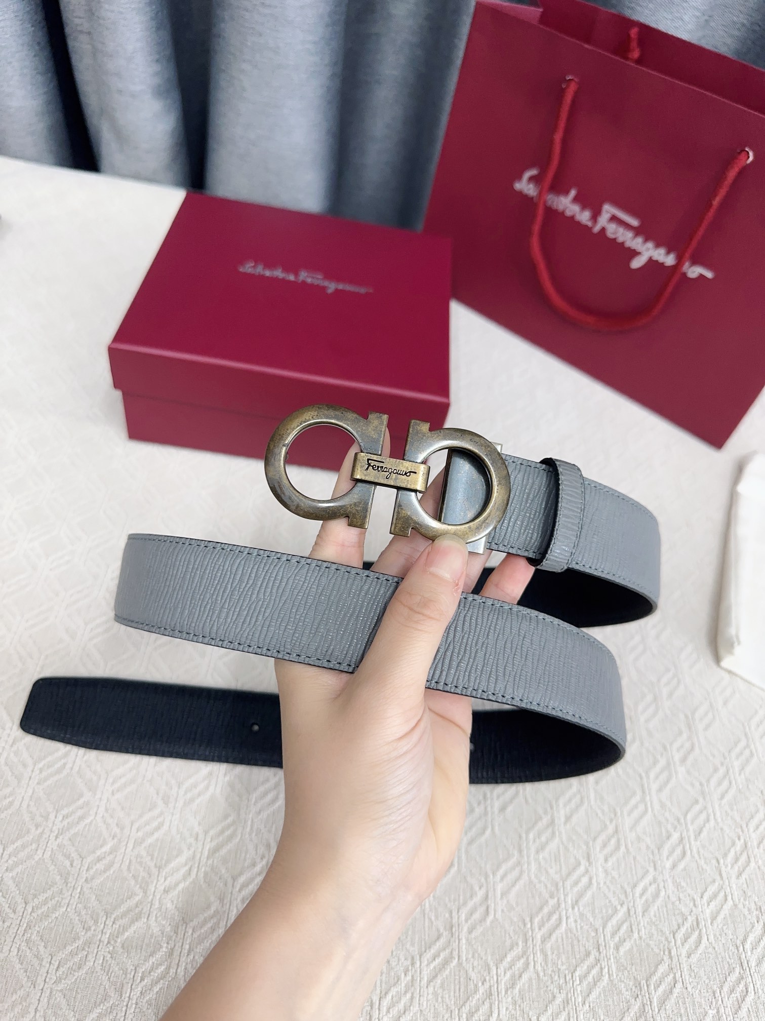 Feragamo Oxen Skin Belt with Chip Swipe Code and NFC Sensorium Support. - 图片 3