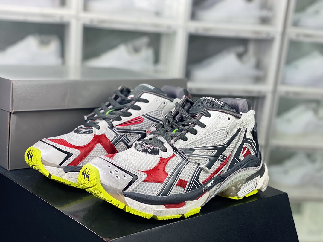 550 BALENCIAGA Runner Sneaker”White/Dark Grey/Red”慢跑系列低帮慢跑鞋“解构破坏白深灰红黄”677403 W3RB6 9167