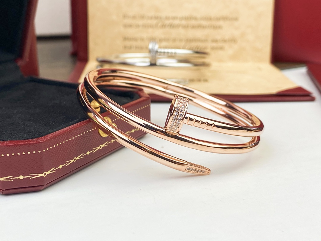 😘 卡地亚Cartier双层钉子光面手镯✨😎💪精益求精里里外外 💋亚金材质 玫瑰金 白金 黄金💰