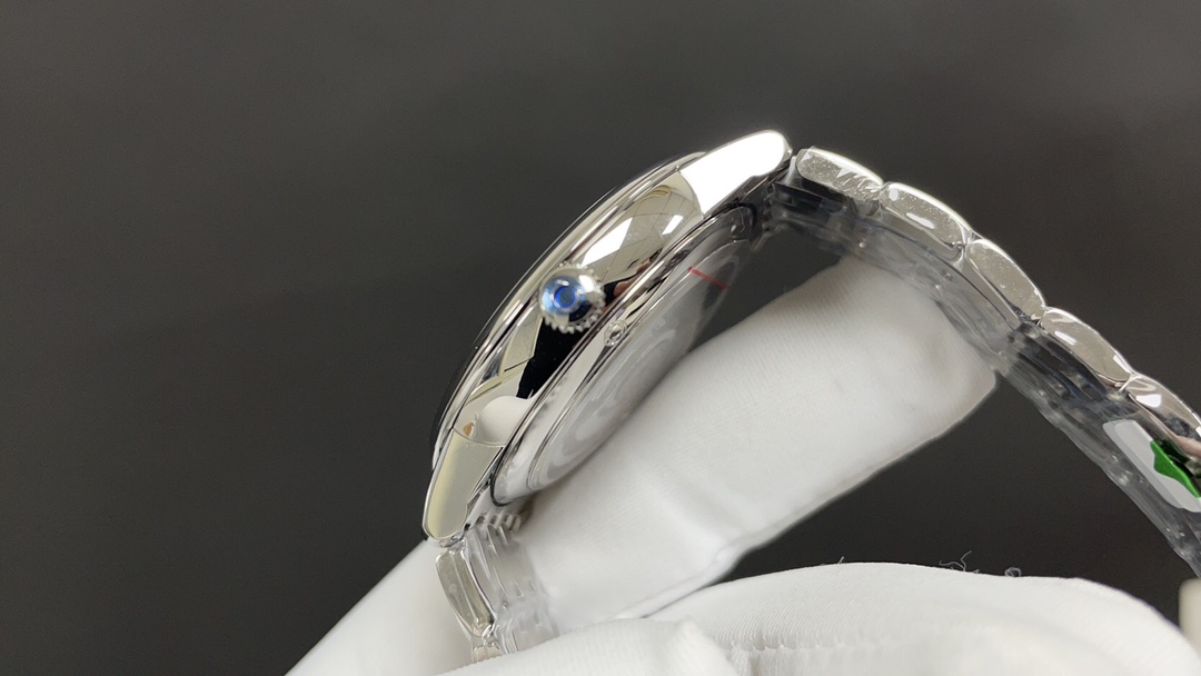 Omega 欧米茄 新款蝶飞 白壳白面 40mm 8800机