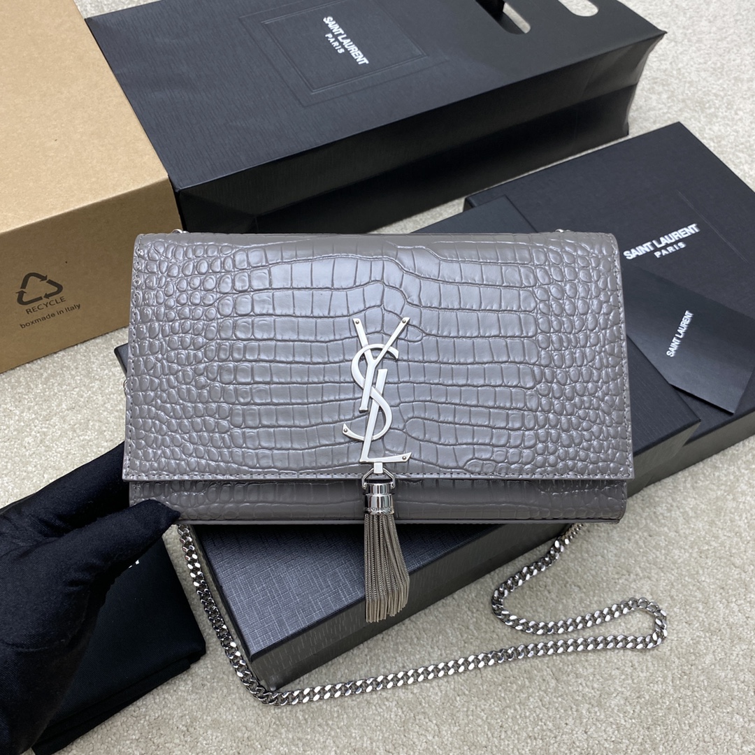 Lacoste Kate鳄鱼纹链条斜挎包 每个女孩衣柜都 一个的百搭款式 高质量 鳄鱼压纹牛皮