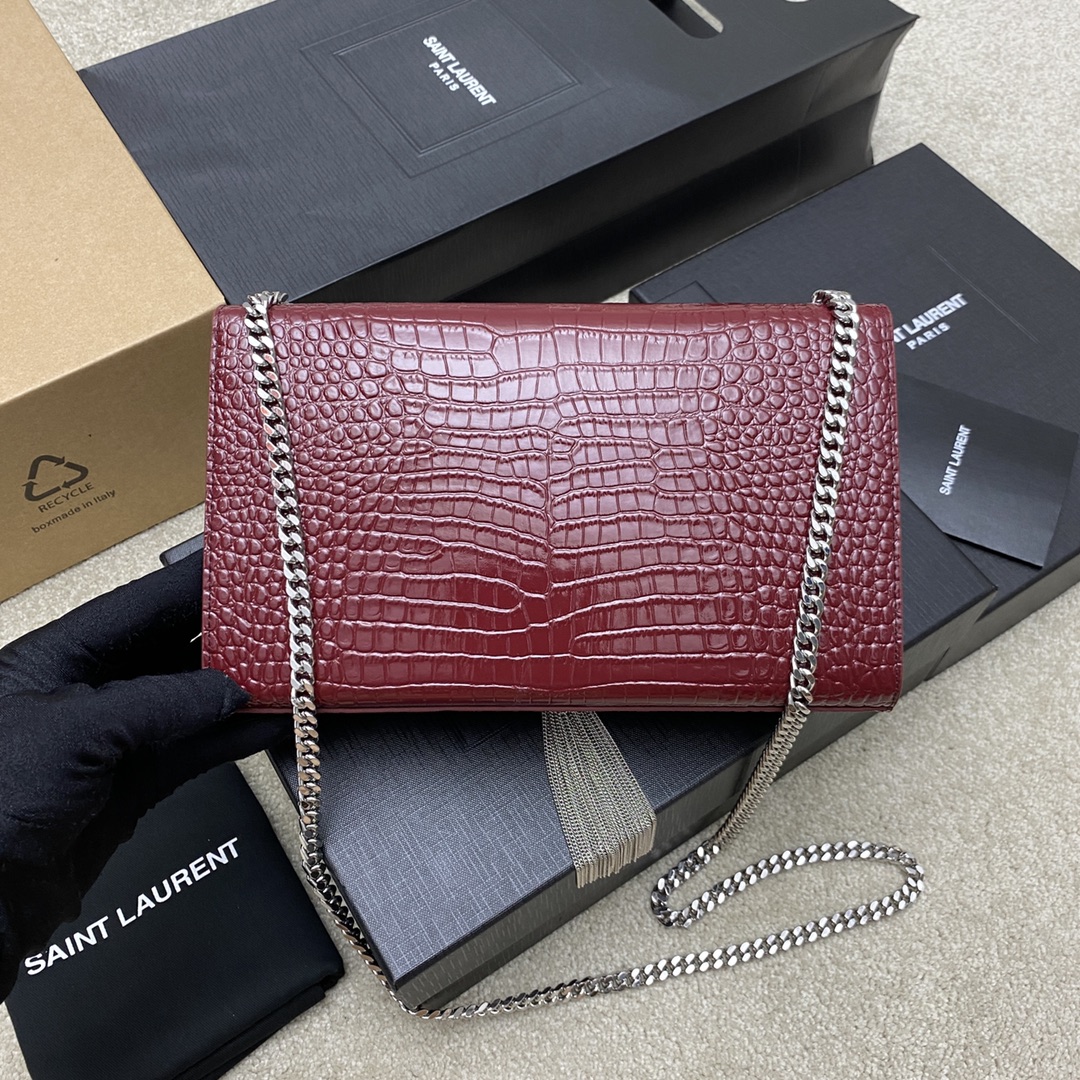 Lacoste Kate鳄鱼纹链条斜挎包 每个女孩衣柜都 一个的百搭款式 高质量 鳄鱼压纹牛皮