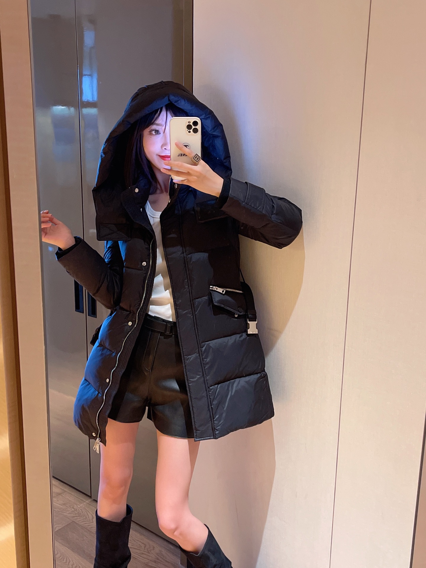 Guangzhou high-version Burberry black label long down coat, 90% white goose feather, grid lining, slim fit with belt. Black, apricot. Sizes S,M,L,XL.-Big cat