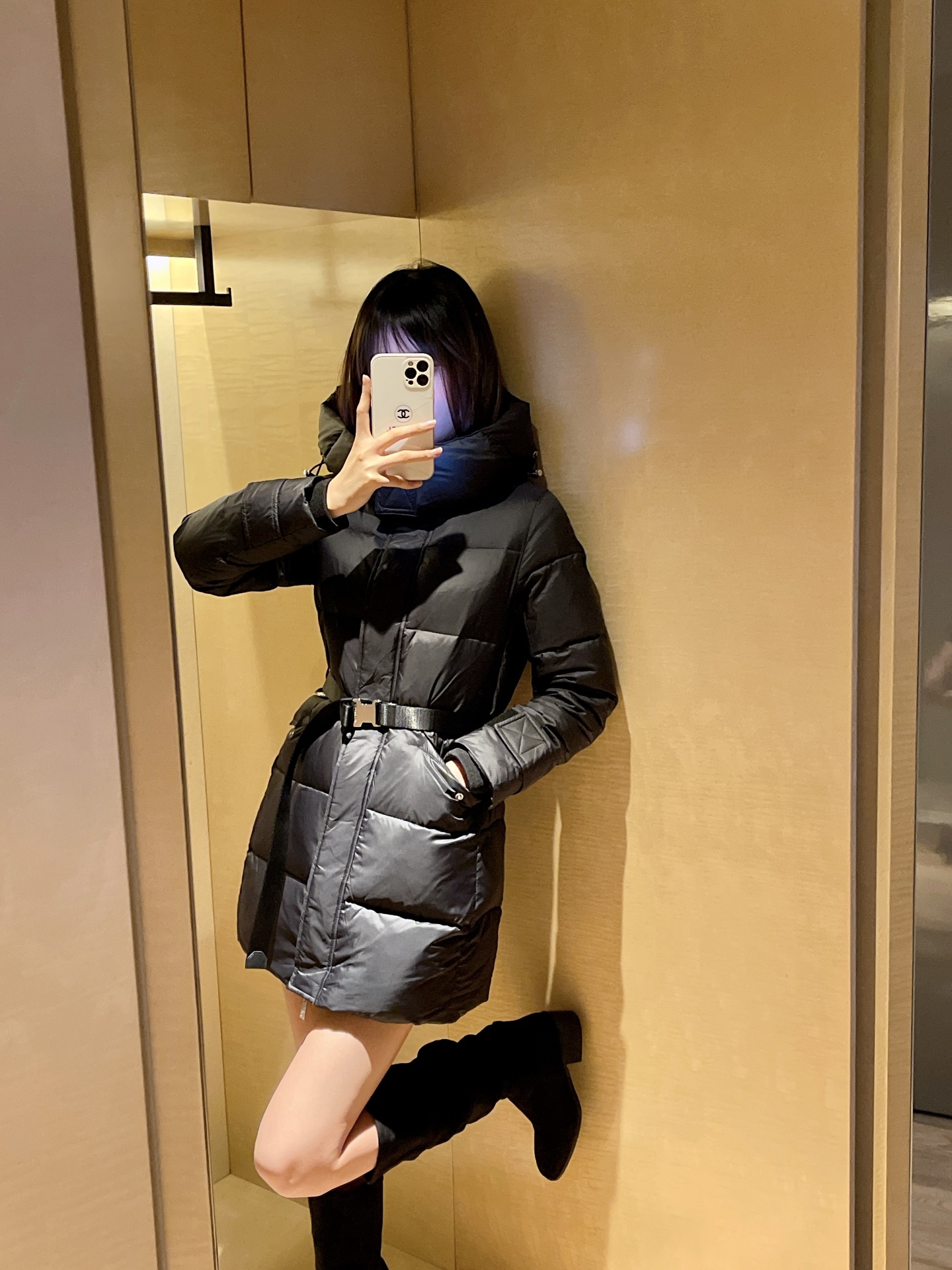 Guangzhou high-version Burberry black label long down coat, 90% white goose feather, grid lining, slim fit with belt. Black, apricot. Sizes S,M,L,XL.-Big cat
