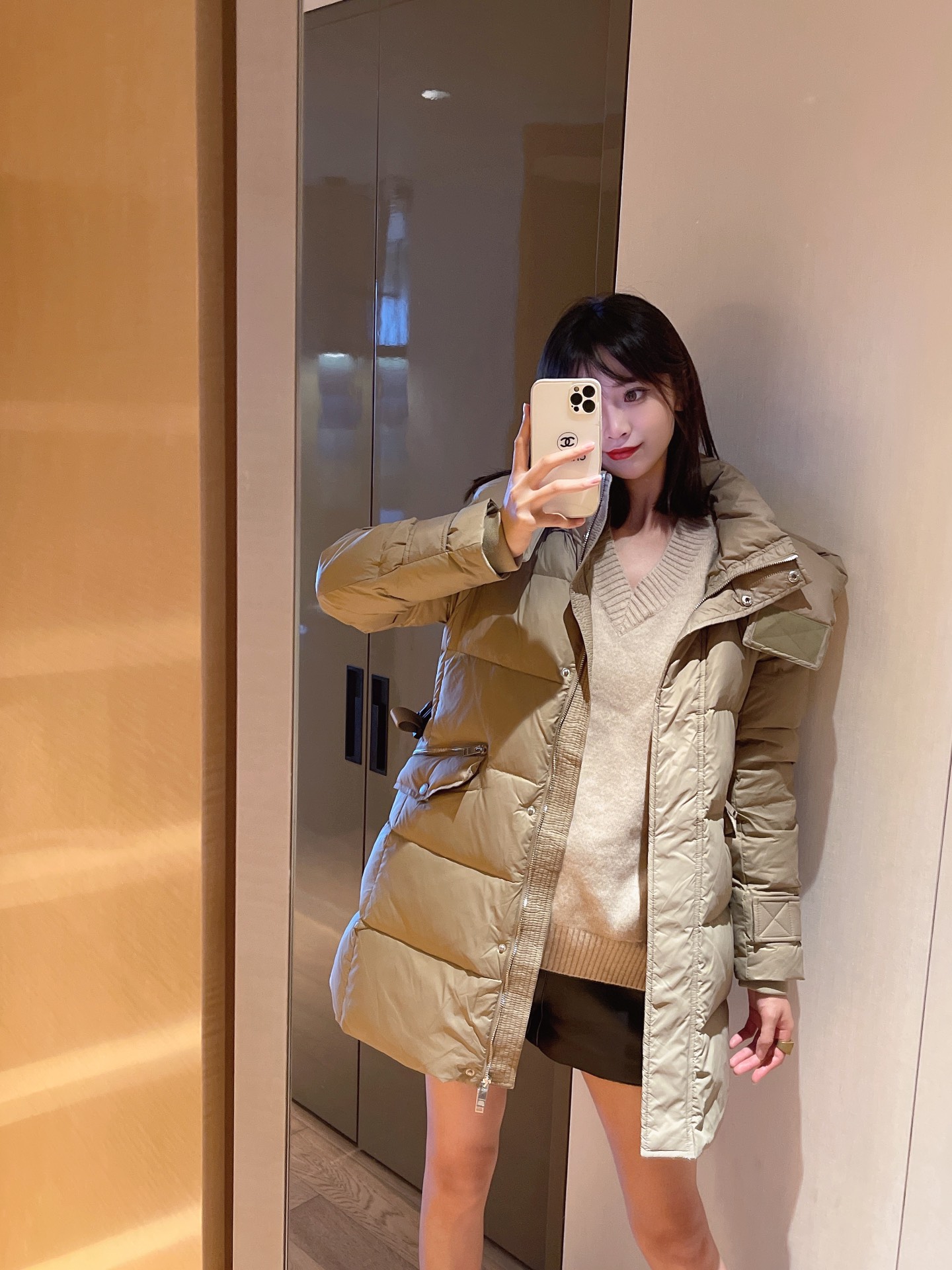 Guangzhou high-version Burberry black label long down coat, 90% white goose feather, grid lining, slim fit with belt. Black, apricot. Sizes S,M,L,XL.-Big cat