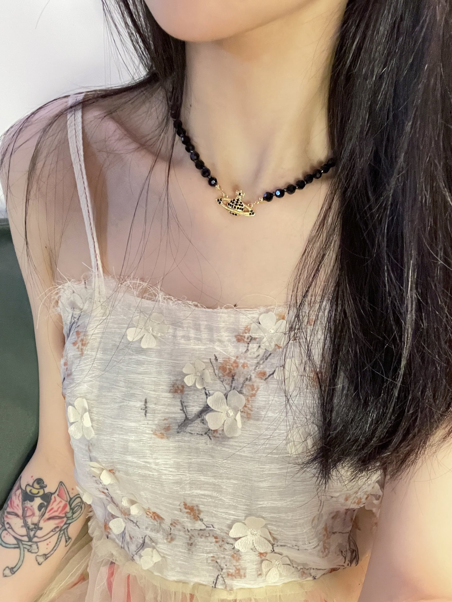 Vivienne Westwood 新品上架西太后黑玛瑙单层浮雕土星项链