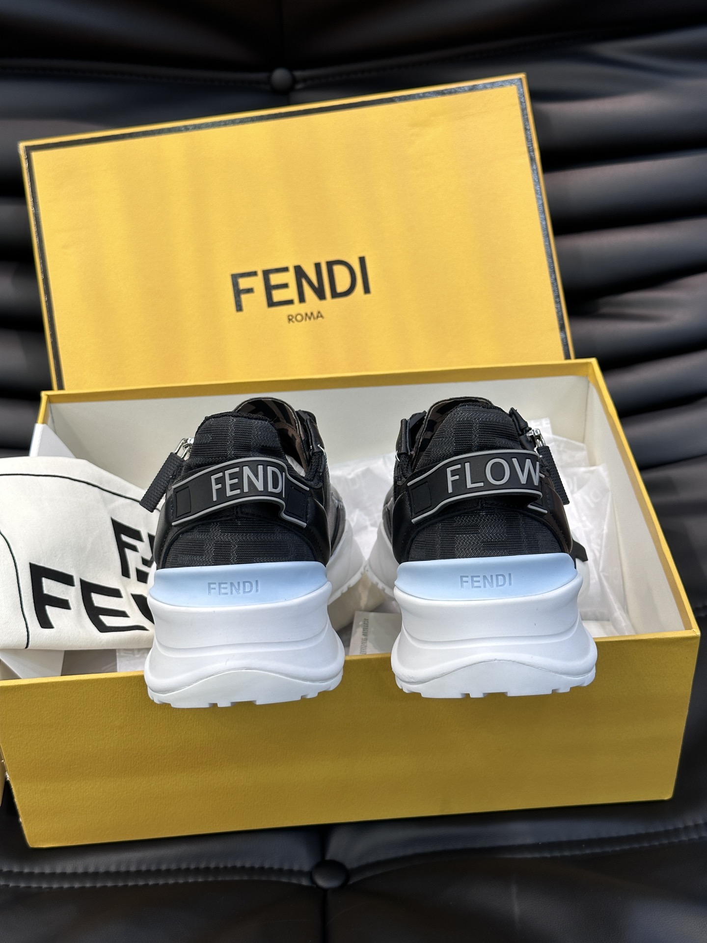 Fend*Flow男士休闲运动鞋搭配