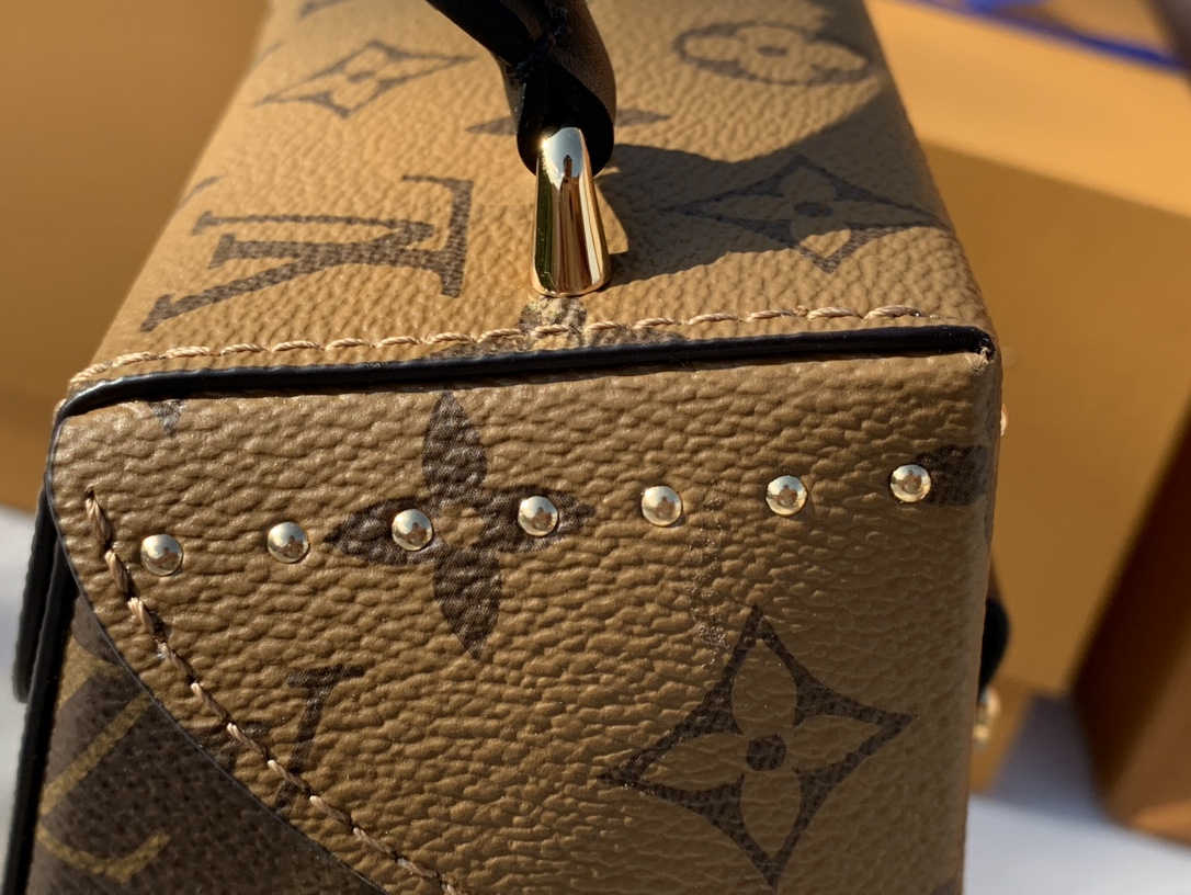 🌼 m82465尺寸12.5×17.6×6cm2023年秋冬系列，Lv Camera box相机包，M8