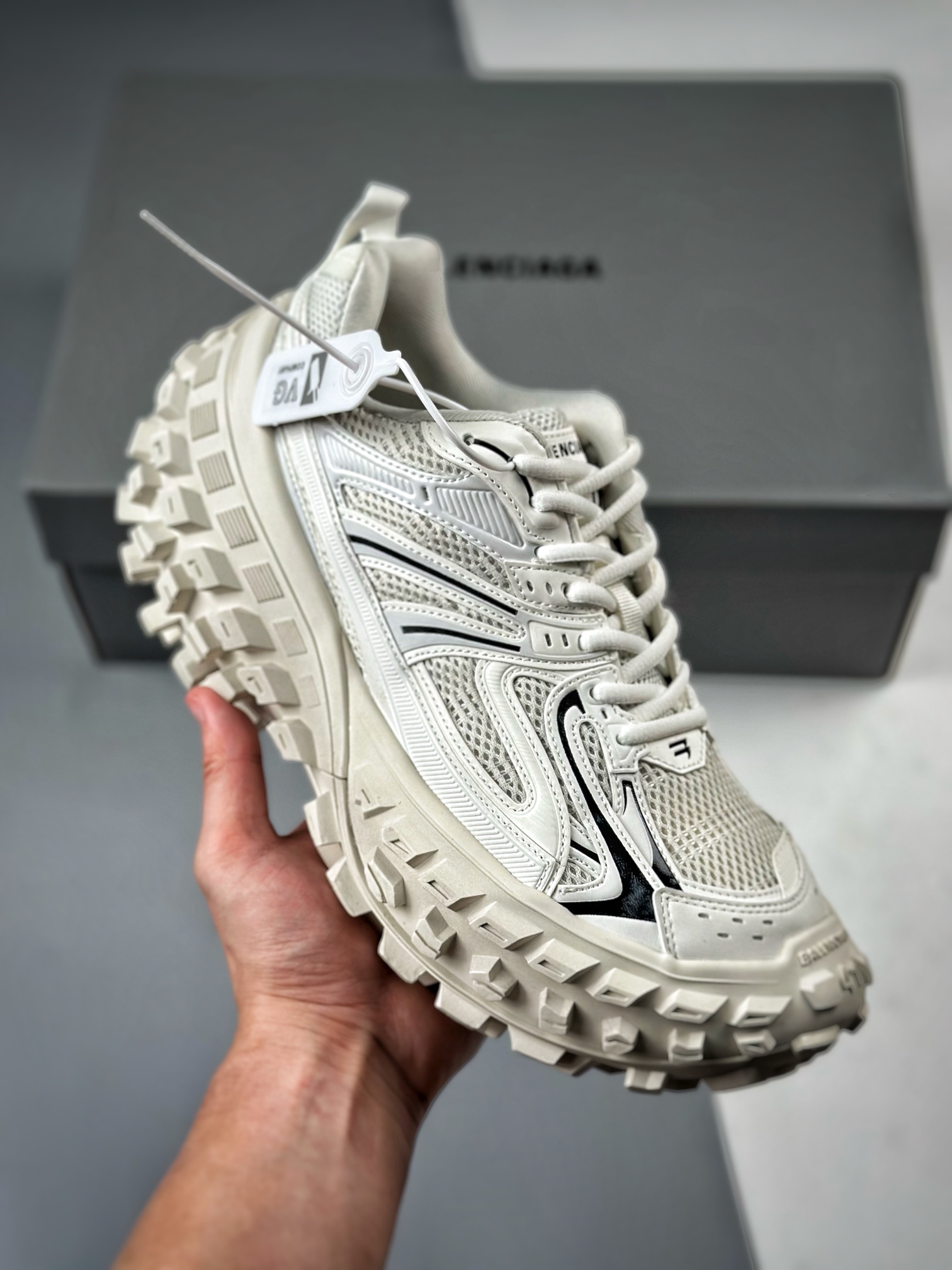 5837070 #VG BALENCIAGA Defender Zapatillas de deporte con plataforma de goma Serie Balenciaga Defender con parte superi…