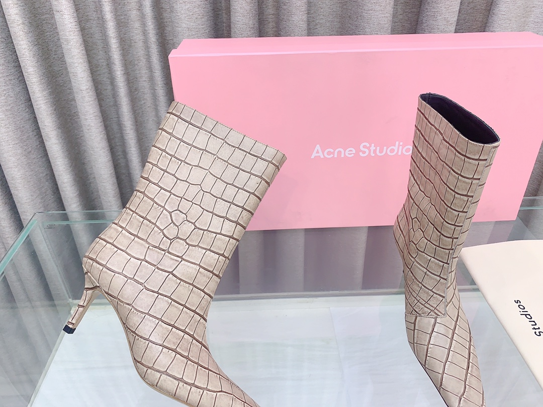 Stylish High and Short Boots by Acne Studios with Oxen-Skin Details - 图片 5