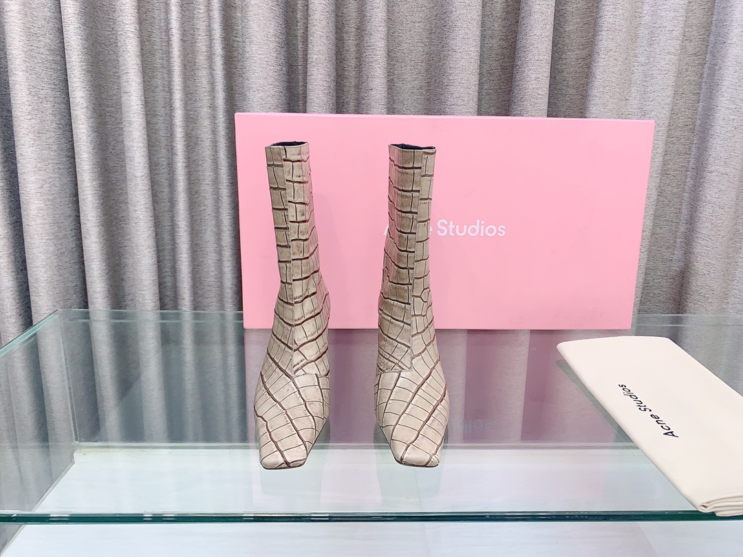 Stylish High and Short Boots by Acne Studios with Oxen-Skin Details - 图片 2