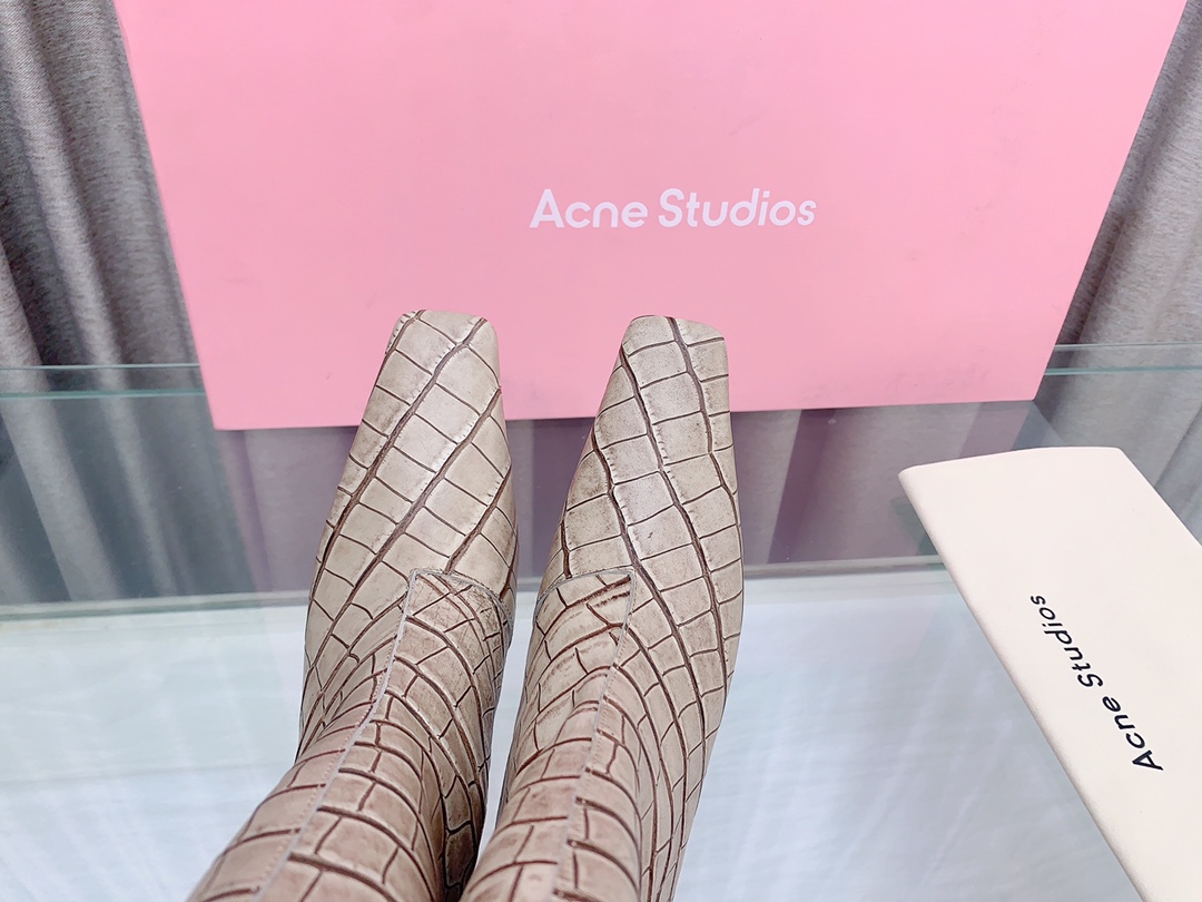 Stylish High and Short Boots by Acne Studios with Oxen-Skin Details - 图片 6
