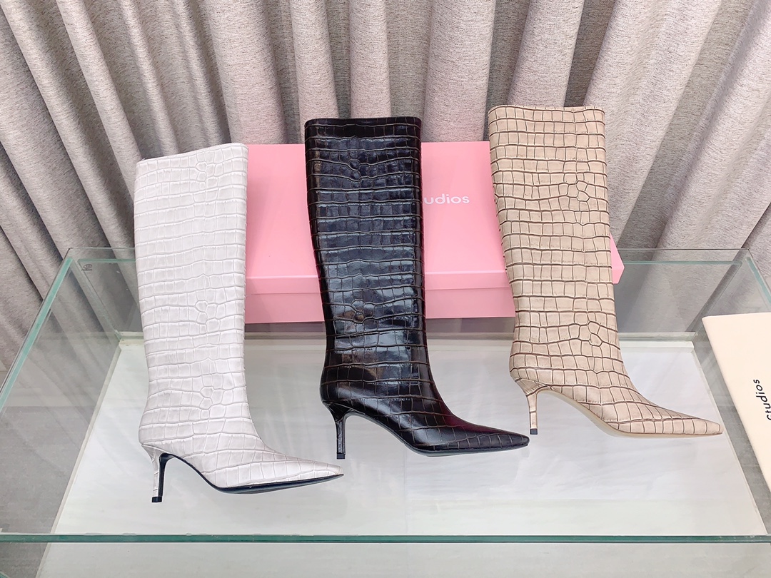 Stylish Boots by Acne Studios: High and Short Options in Oxen-Skin, Warm and Fashionable. - 图片 8
