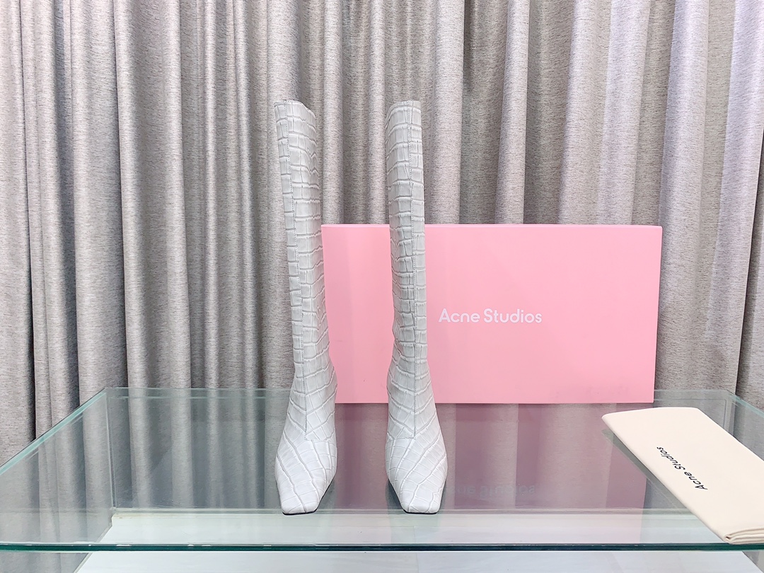 Stylish Boots by Acne Studios: High and Short Options in Oxen-Skin, Warm and Fashionable. - 图片 2