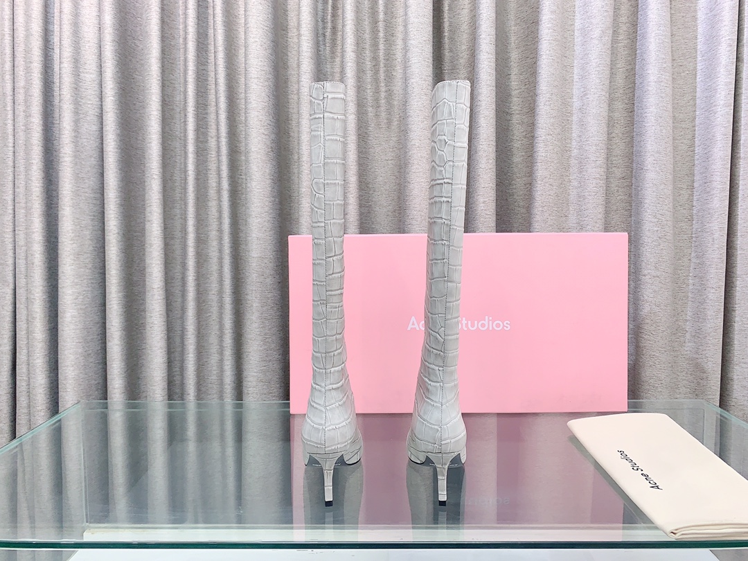 Stylish Boots by Acne Studios: High and Short Options in Oxen-Skin, Warm and Fashionable. - 图片 4
