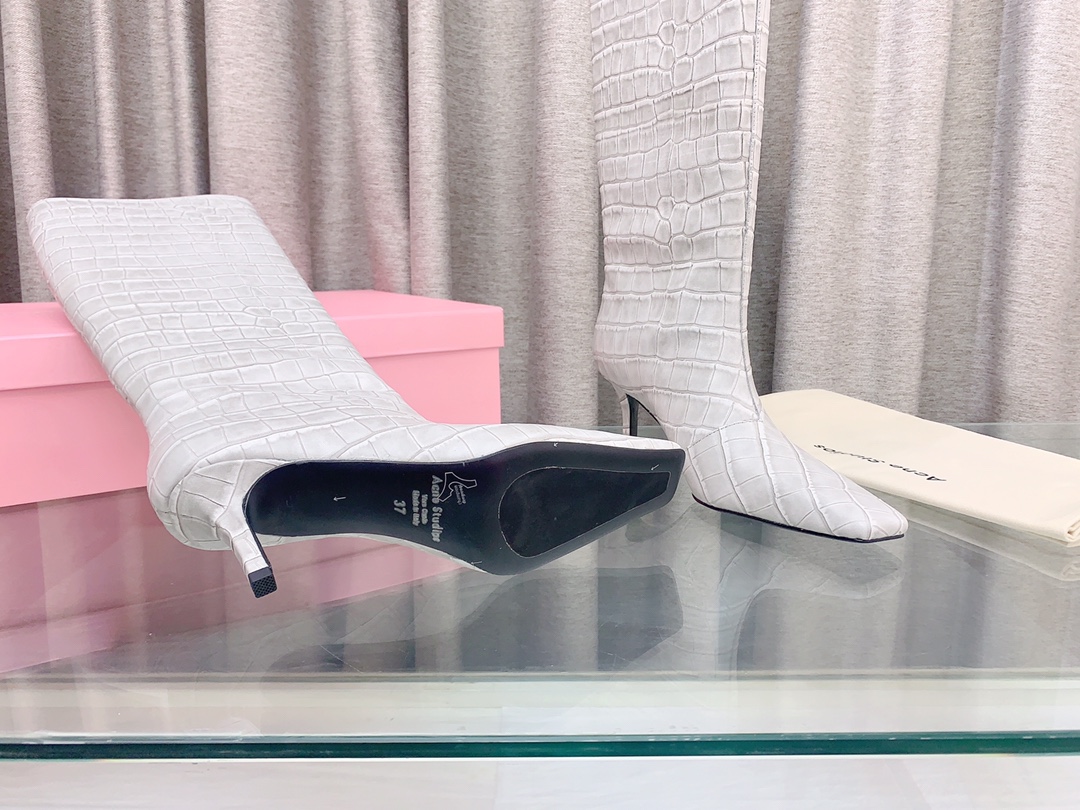 Stylish Boots by Acne Studios: High and Short Options in Oxen-Skin, Warm and Fashionable. - 图片 7