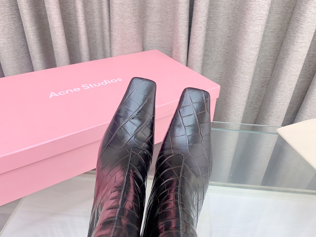 Trendy Boots by Acne Studios: High and Short Styles for Autumn/Winter Fashion - 图片 6