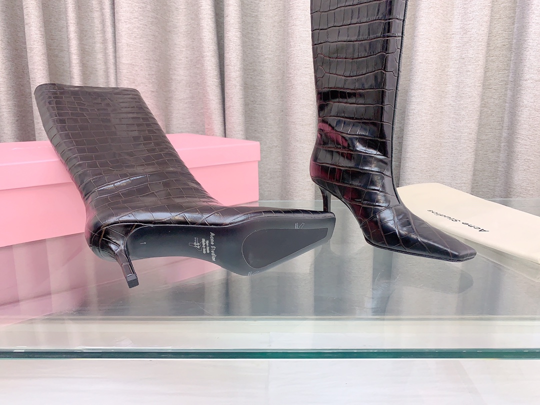Trendy Boots by Acne Studios: High and Short Styles for Autumn/Winter Fashion - 图片 7