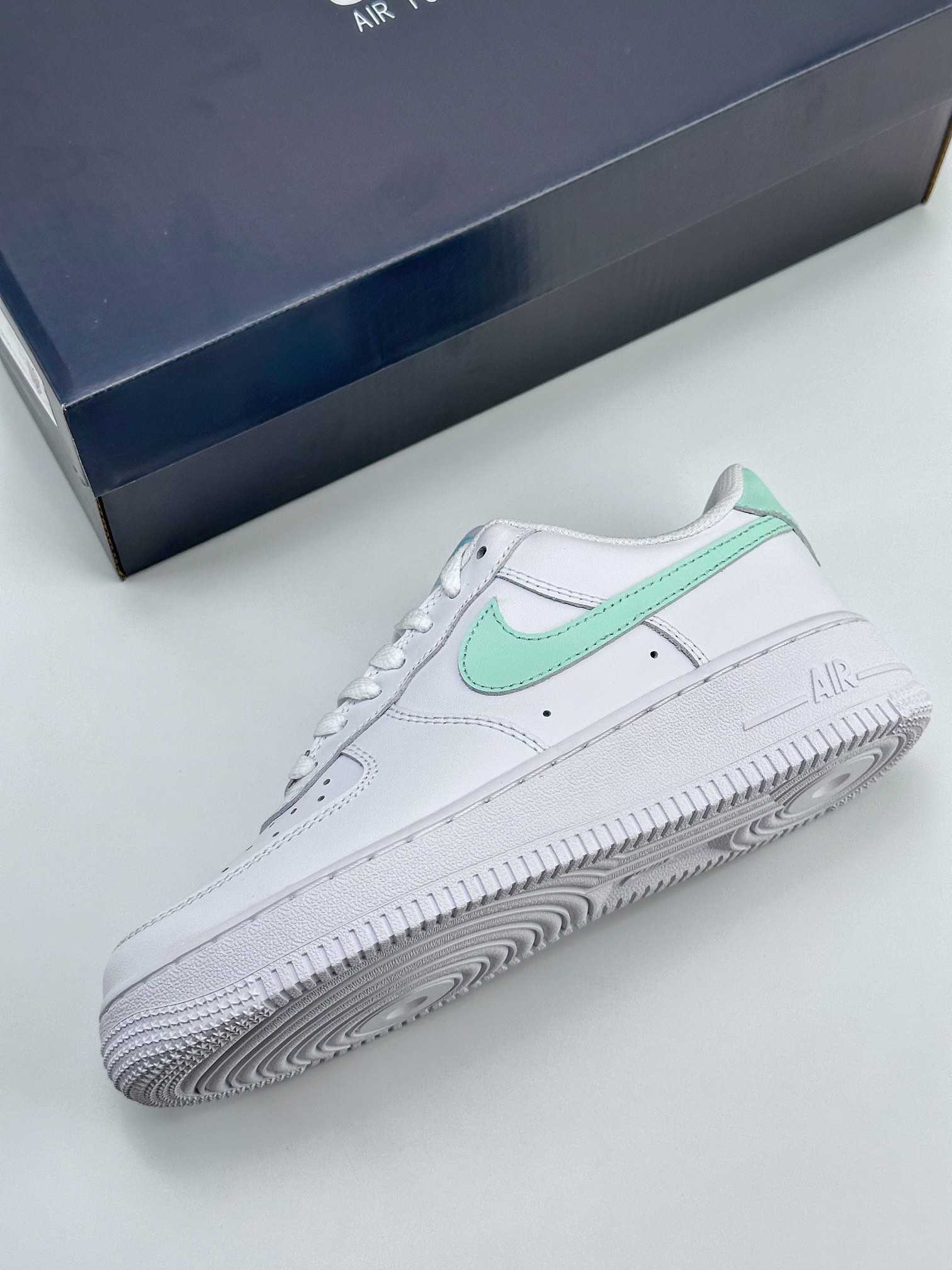 Nike Air Force 1 Low 07 White Grass Green Hook DX5883-101