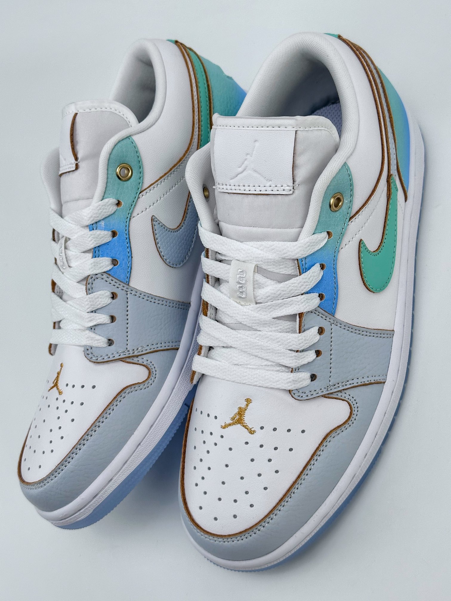 Air Jordan 1 Low SE ”Emerald Rise” White, Blue and Green DC0774-061