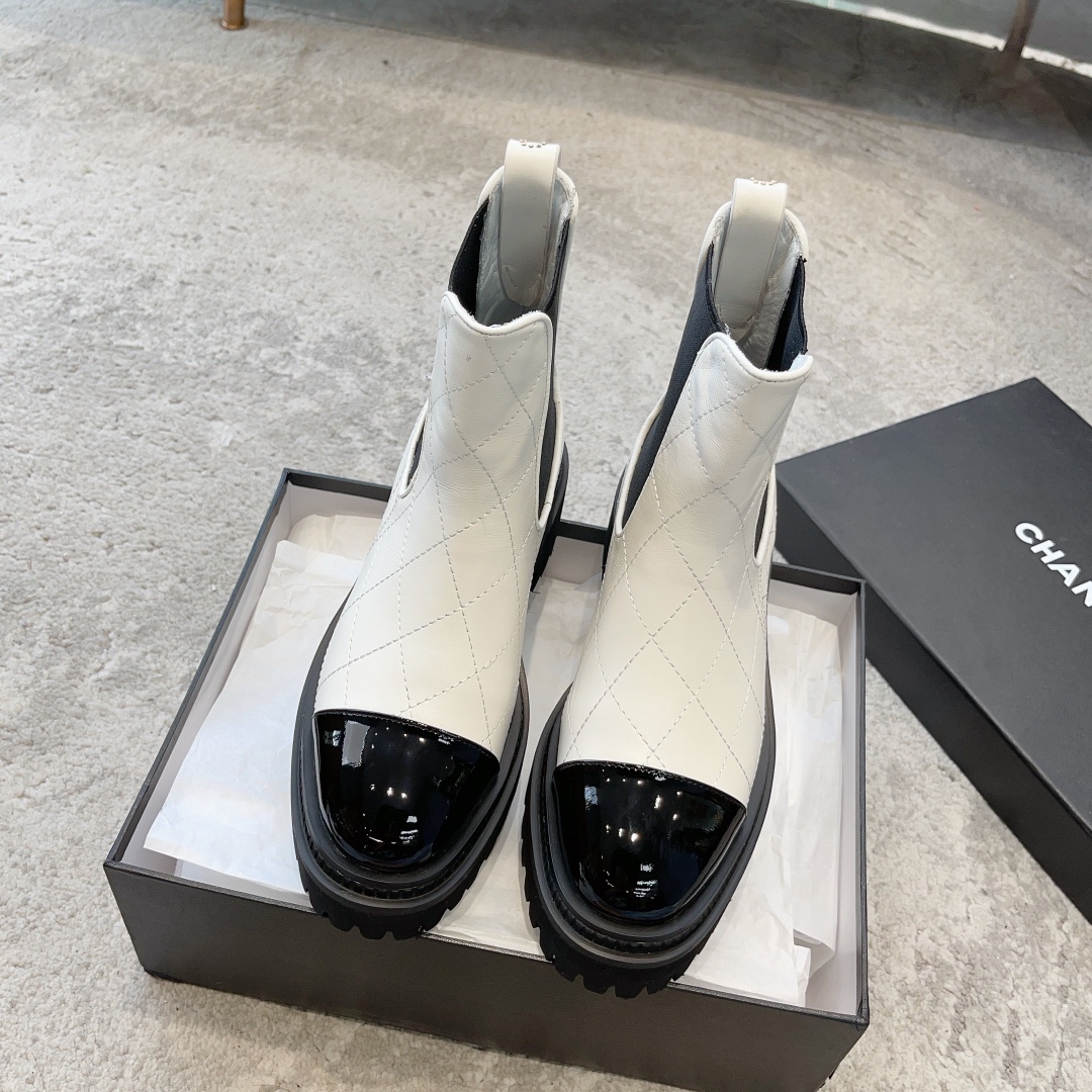 CHANEL 秋冬モデル レディースブーツ スリッポン ストレートブーツ 乗馬ブーツ イタリア製本革アウトソール