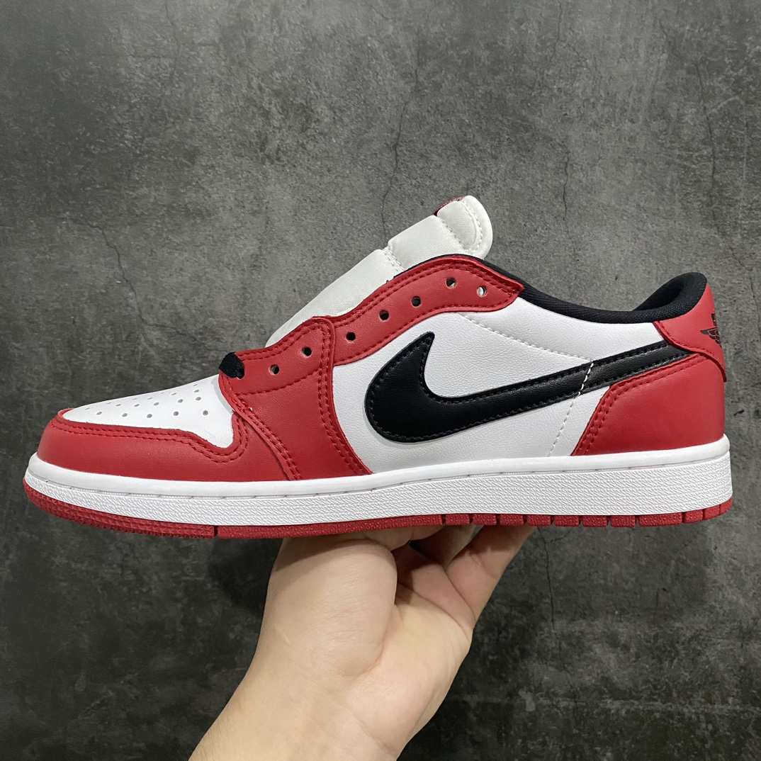 图片[2]-【T版纯原性价比】Air Jordan 1 AJ1 Low OG 白红芝加哥705329-600nn全新工厂出品 莞产老师傅技术加持全套原纸板楦头开发 原汁原味 完美一代版型一比一鞋头弧度高度鞋身弧度数据细节工艺流程均保持原鞋一致 后跟弧度收口自然对折极致一眼正品既视感头层原材皮料 进口玻璃冲刀皮料裁剪零毛边细节一致原鞋 全鞋电脑针车工艺鞋面清洁度最高QC检验标准 控制溢胶 飞翼3D高频深度立体 鞋盒、防尘纸 均采购来自原厂SIZE：36-46男女码齐-莆田鞋批发中心