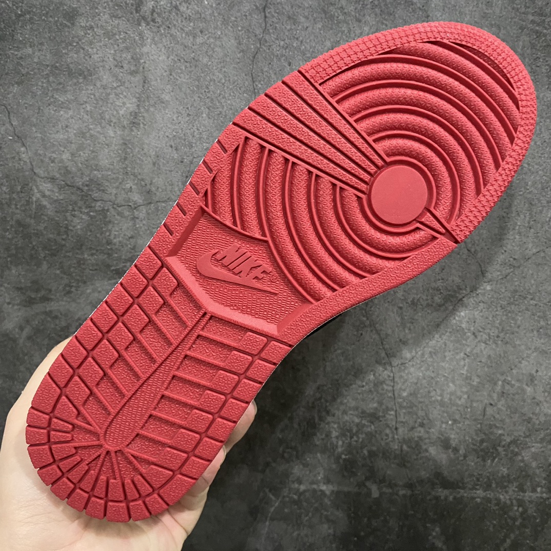 图片[9]-【T版纯原性价比】Air Jordan 1 AJ1 Low OG 白红芝加哥705329-600nn全新工厂出品 莞产老师傅技术加持全套原纸板楦头开发 原汁原味 完美一代版型一比一鞋头弧度高度鞋身弧度数据细节工艺流程均保持原鞋一致 后跟弧度收口自然对折极致一眼正品既视感头层原材皮料 进口玻璃冲刀皮料裁剪零毛边细节一致原鞋 全鞋电脑针车工艺鞋面清洁度最高QC检验标准 控制溢胶 飞翼3D高频深度立体 鞋盒、防尘纸 均采购来自原厂SIZE：36-46男女码齐-莆田鞋批发中心