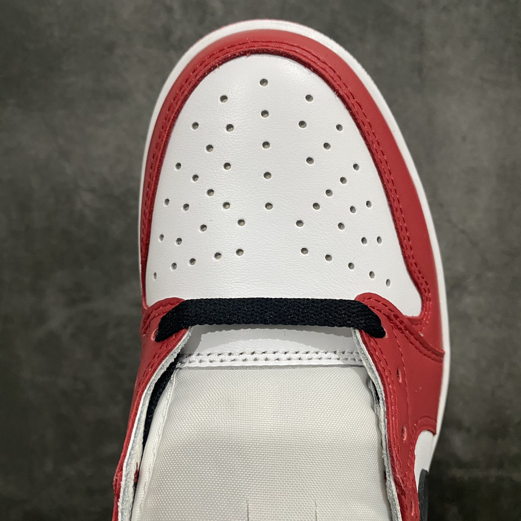 图片[5]-【T版纯原性价比】Air Jordan 1 AJ1 Low OG 白红芝加哥705329-600nn全新工厂出品 莞产老师傅技术加持全套原纸板楦头开发 原汁原味 完美一代版型一比一鞋头弧度高度鞋身弧度数据细节工艺流程均保持原鞋一致 后跟弧度收口自然对折极致一眼正品既视感头层原材皮料 进口玻璃冲刀皮料裁剪零毛边细节一致原鞋 全鞋电脑针车工艺鞋面清洁度最高QC检验标准 控制溢胶 飞翼3D高频深度立体 鞋盒、防尘纸 均采购来自原厂SIZE：36-46男女码齐-莆田鞋批发中心