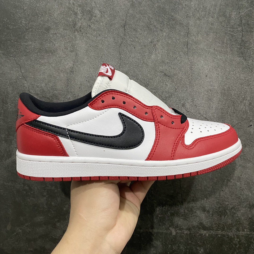 【T版纯原性价比】Air Jordan 1 AJ1 Low OG 白红芝加哥705329-600nn全新工厂出品 莞产老师傅技术加持全套原纸板楦头开发 原汁原味 完美一代版型一比一鞋头弧度高度鞋身弧度数据细节工艺流程均保持原鞋一致 后跟弧度收口自然对折极致一眼正品既视感头层原材皮料 进口玻璃冲刀皮料裁剪零毛边细节一致原鞋 全鞋电脑针车工艺鞋面清洁度最高QC检验标准 控制溢胶 飞翼3D高频深度立体 鞋盒、防尘纸 均采购来自原厂SIZE：36-46男女码齐-莆田鞋批发中心