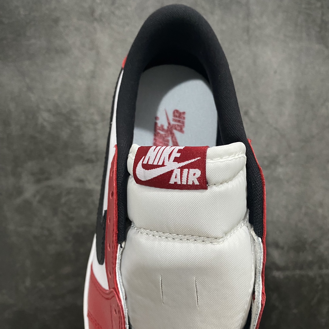 图片[8]-【T版纯原性价比】Air Jordan 1 AJ1 Low OG 白红芝加哥705329-600nn全新工厂出品 莞产老师傅技术加持全套原纸板楦头开发 原汁原味 完美一代版型一比一鞋头弧度高度鞋身弧度数据细节工艺流程均保持原鞋一致 后跟弧度收口自然对折极致一眼正品既视感头层原材皮料 进口玻璃冲刀皮料裁剪零毛边细节一致原鞋 全鞋电脑针车工艺鞋面清洁度最高QC检验标准 控制溢胶 飞翼3D高频深度立体 鞋盒、防尘纸 均采购来自原厂SIZE：36-46男女码齐-莆田鞋批发中心