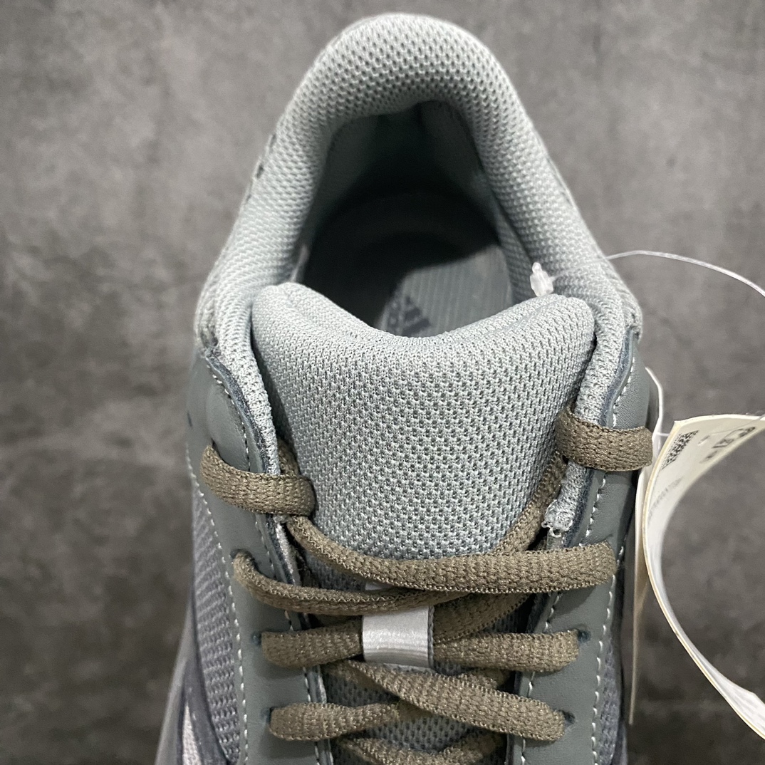 纯原版Yeezy700TealBlue青蓝FW2499市场最坚挺的版本此版本也不会随着市场的动荡而调清货