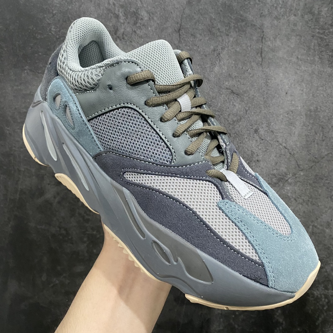 纯原版Yeezy700TealBlue青蓝FW2499市场最坚挺的版本此版本也不会随着市场的动荡而调清货