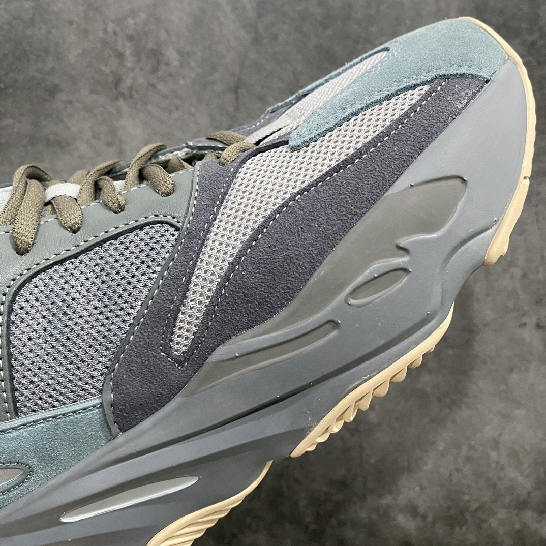 纯原版Yeezy700TealBlue青蓝FW2499市场最坚挺的版本此版本也不会随着市场的动荡而调清货