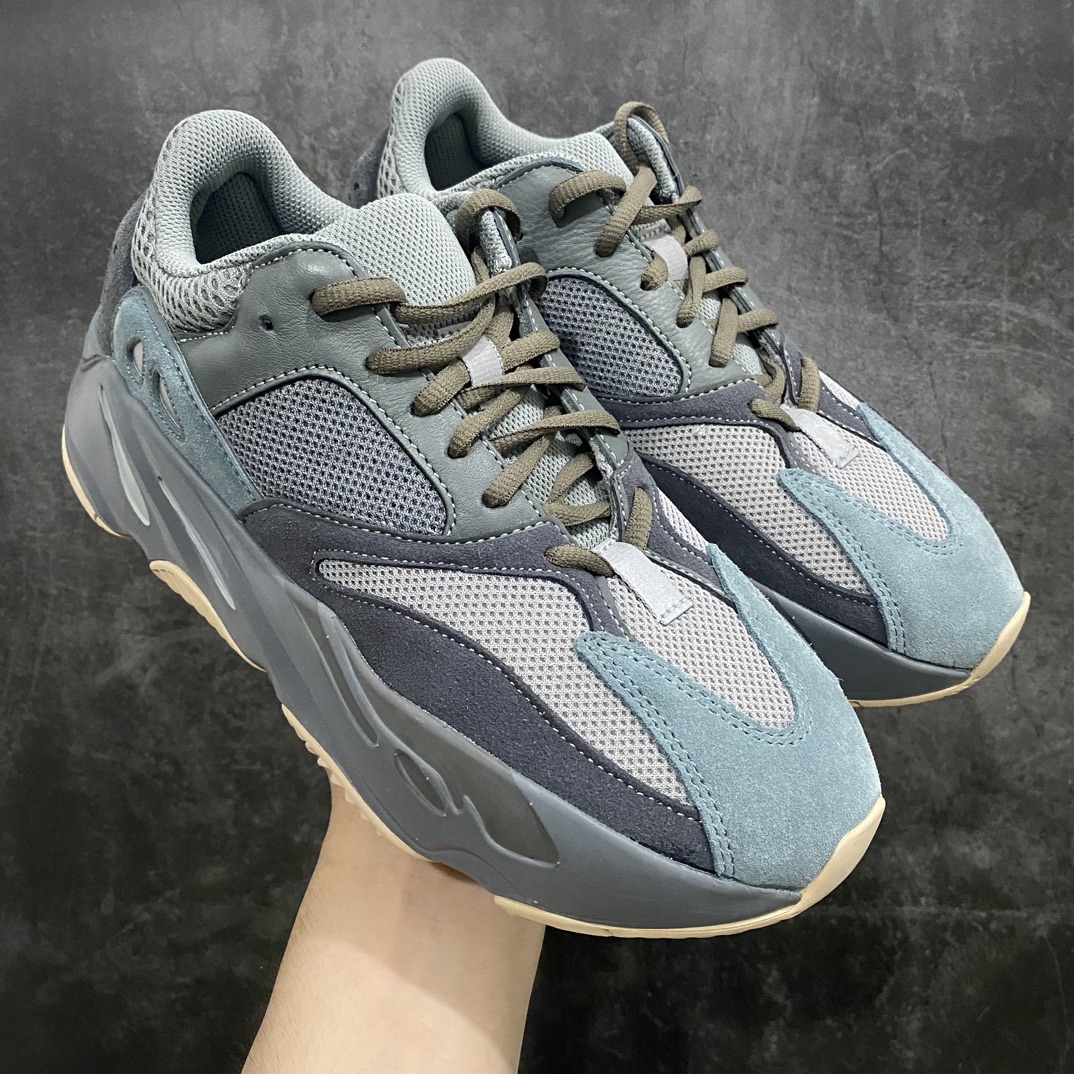 纯原版Yeezy700TealBlue青蓝FW2499市场最坚挺的版本此版本也不会随着市场的动荡而调清货