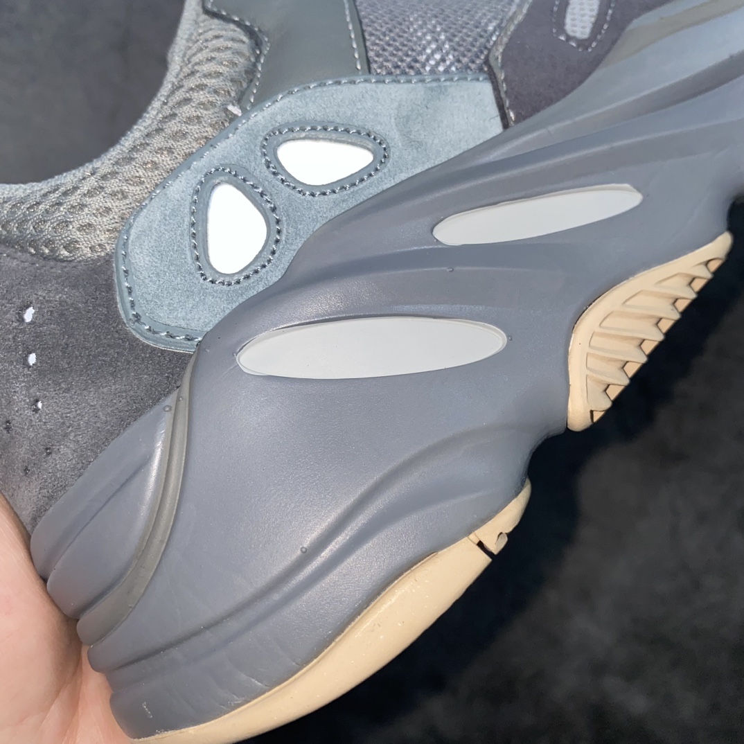 纯原版Yeezy700TealBlue青蓝FW2499市场最坚挺的版本此版本也不会随着市场的动荡而调清货