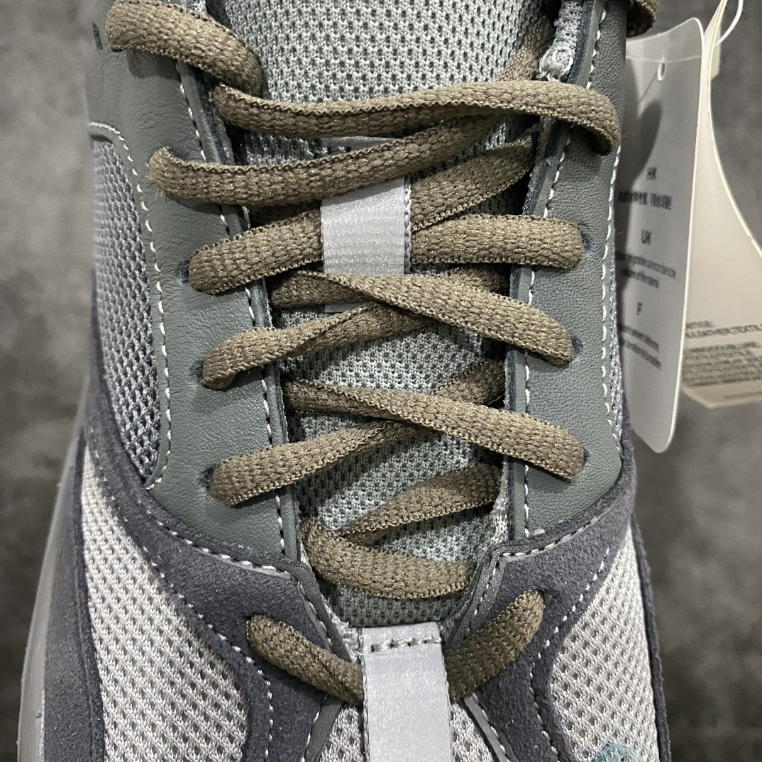 纯原版Yeezy700TealBlue青蓝FW2499市场最坚挺的版本此版本也不会随着市场的动荡而调清货