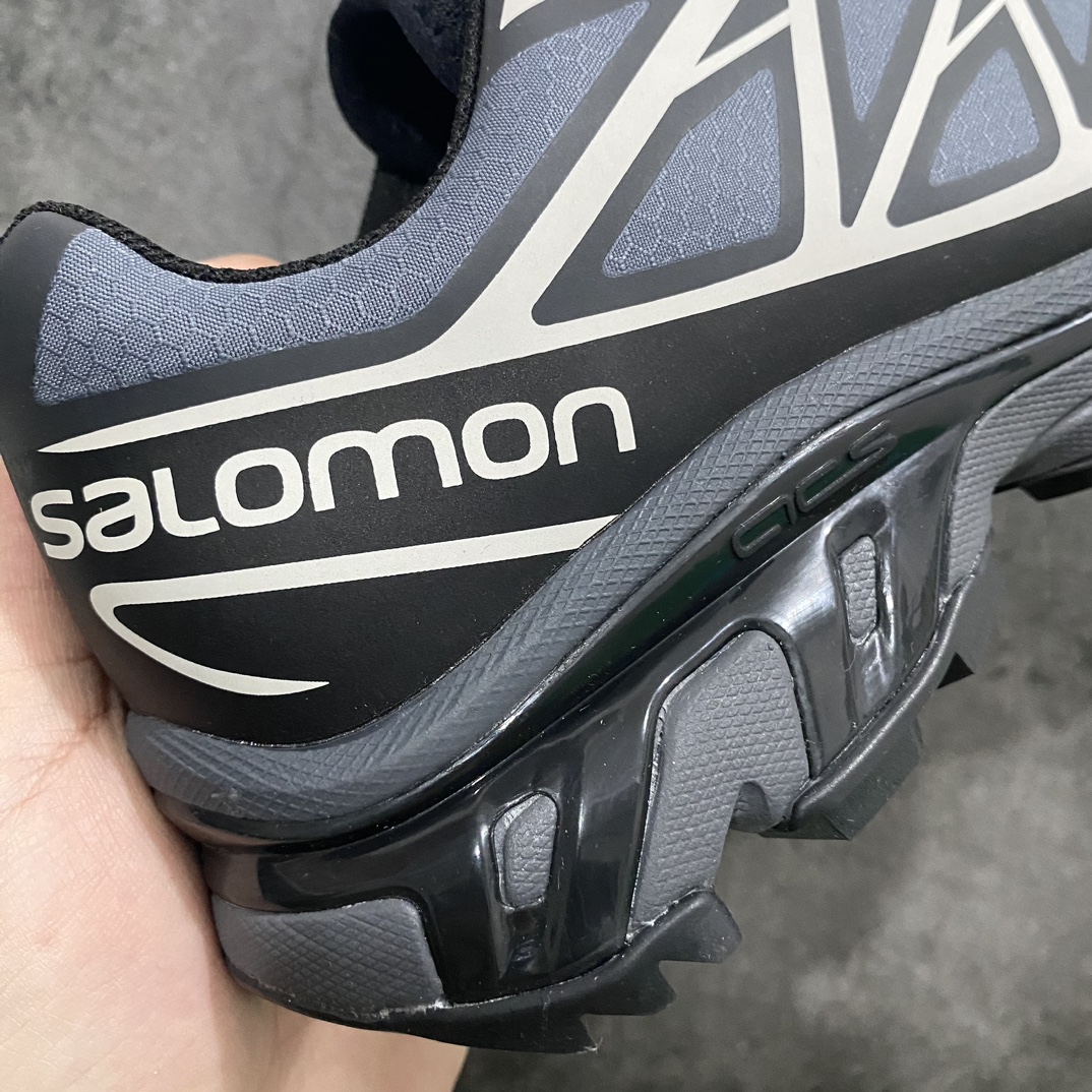 图片[2]-【绿X版】 Salomon XT-6 Gore-Tex防水款n萨洛蒙复古潮流户外机能登山跑鞋 黑灰银n纯原外贸平台特供订单耗时半年巨作 全套原纸板楦头开发原厂特供网布配套加持 确保原汁原味n完美呈现版型 原档数据独家私模五层组合大底男女鞋同步官方开发至46.5原装Ortholite轻量化鞋垫 中底布带钢印编号原厂TPU锁扣 进口港宝加持后跟自然饱满 还原公司包裹性鞋面以“锯齿”状的包裹系统呈现在基色底之下加入了各种色点缀将公司的最新技术和时尚前卫的造型融入耐用的长跑款式中鞋面由 TPU 薄膜制成 并焊接在高耐磨网眼上 使其既时尚又坚固 由 ACS底盘支撑 可增强稳定性和支撑力 以及由橡胶凸耳 Contragrip外底覆盖的 EVA 缓冲中底 旨在应对崎岖的地形 鞋舌上的彩色Salomon 标签、Quicklace 系统以及鞋头、鞋舌和鞋跟上的附加品牌使细节更加完美 让穿着者可以轻松驾驭户外与通勤下的任何运动生活场景 无缝鞋身户外随意纵横 颜值与脚感兼备 出街通勤 绝对非常吸睛 你值得拥有 尺码：36 36.5 37.5 38 38.5 39 40 40.5 41 42 42.5 43 44 44.5 45 46 46.5-莆田鞋批发中心