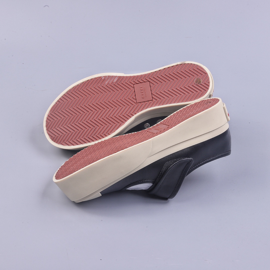 Marni 23 new large-toe thick-soled Velcro Mary Jane shoes Marni is an independent designer brand from Italy