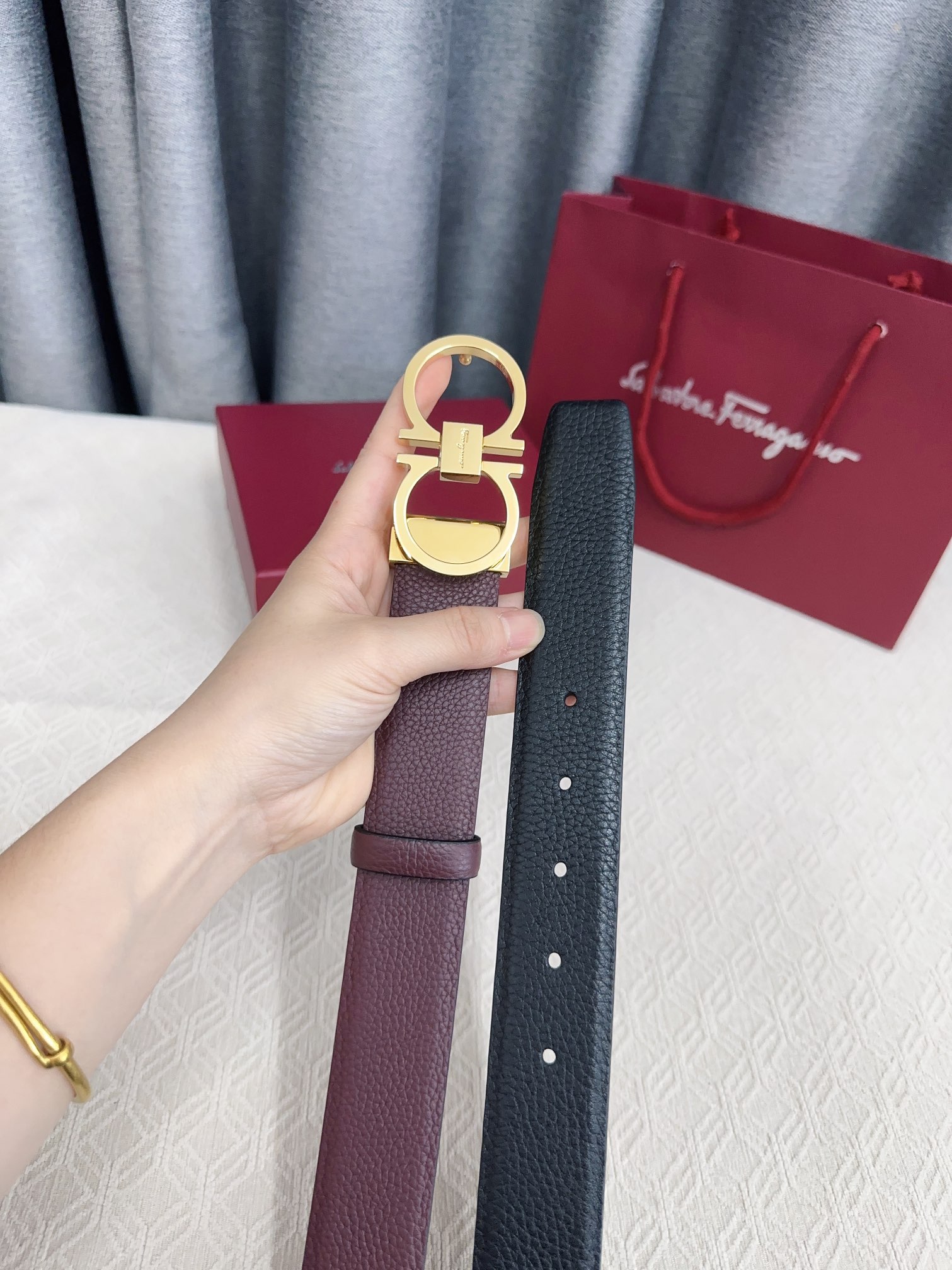 Stylish Feragamo Oxen Skin Belt with Chip Swipe Code for NFC Prototype. - 图片 6