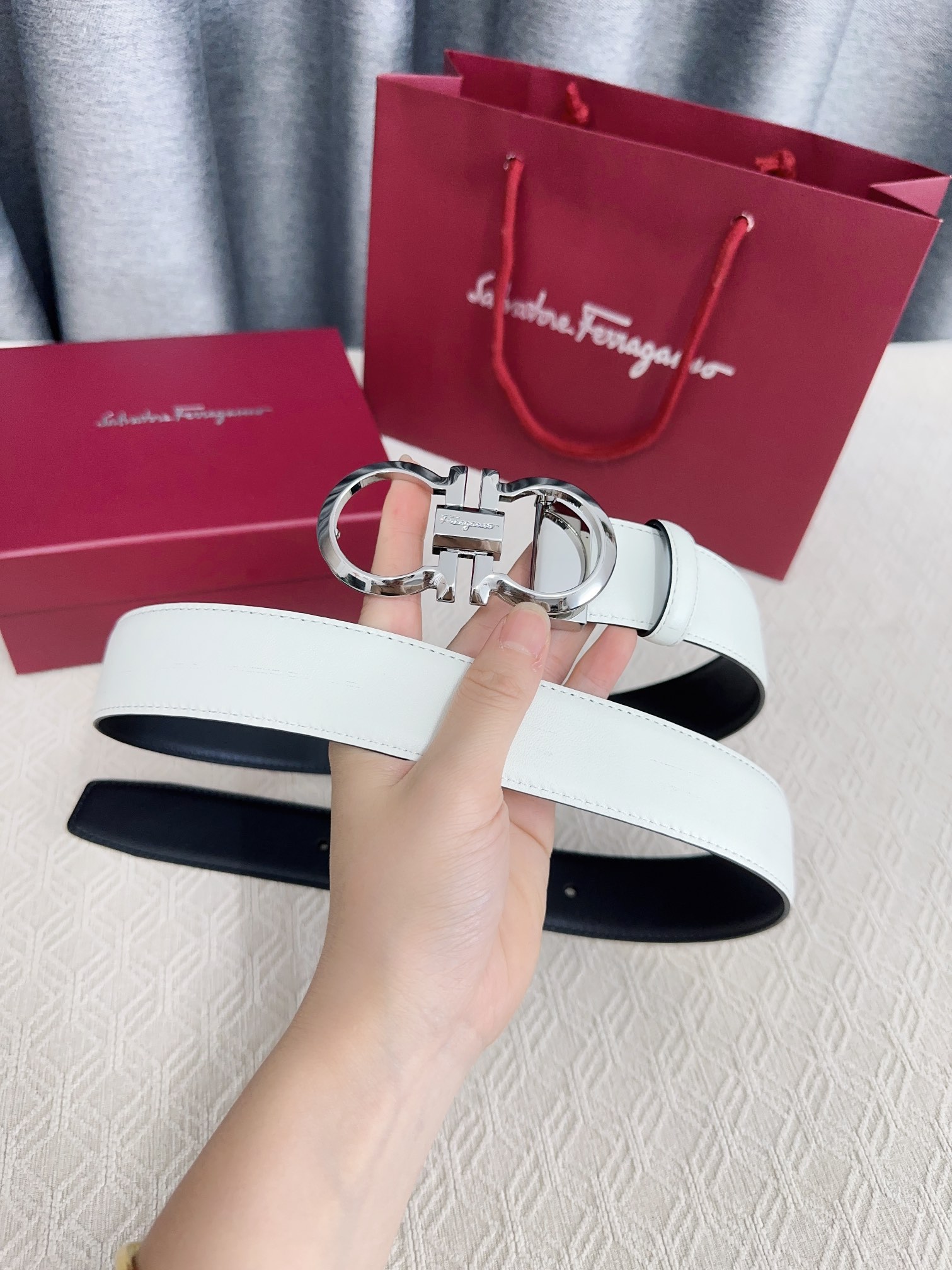 Luxury Oxen Skin Belt with NFC Chip Swipe Code for Fashionable City Style - 图片 3